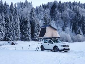 Tente Hussarde Quatrö dans la neige