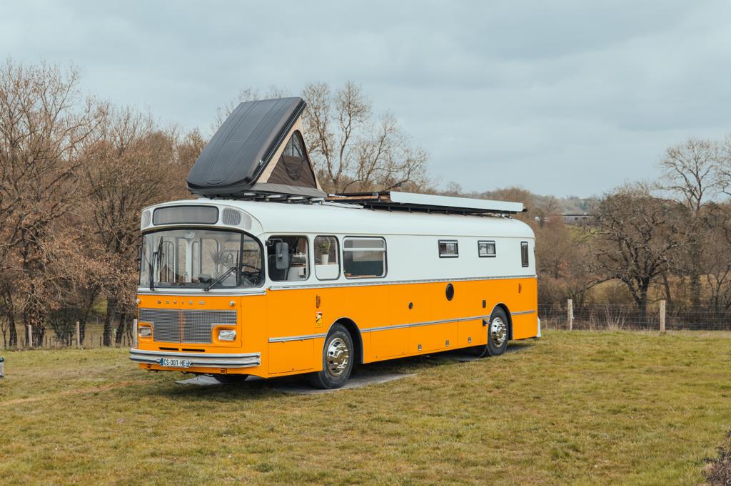 Bus vintage avec tente Duö