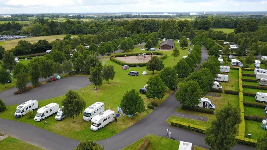 Vue aérienne du Caravan Park Le Camac Valley