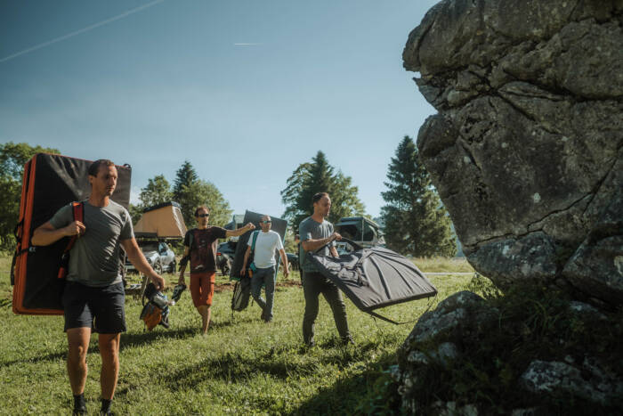 Une session d'escalade outdoor entre les équipes Quechua et NaïtUp