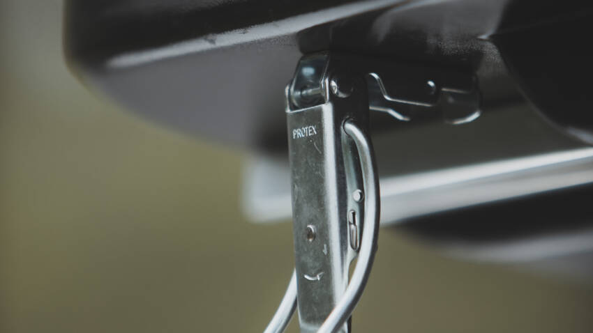 Fermetures inox sur la quatro escape